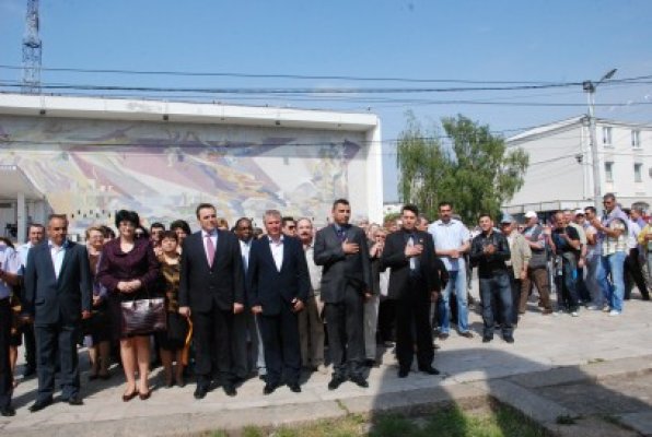 Deputatul Iorguş a depus coroane de flori la Monumentul Eroilor din Mangalia